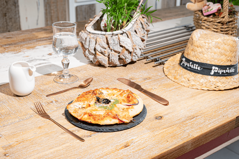 Pizzas individuelles : la solution parfaite pour les gros creux du déjeuner au Fournil Mangiante à Sénas