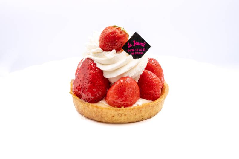 Fraises, chantilly, gourmandise… et une tarte qui disparaît toujours trop vite ! Fournil Mangiante à Sénas